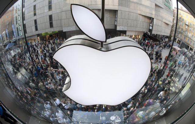 Η μετοχή της Apple θέτει νέο ρεκόρ ξεπερνώντας τα 500 δολάρια